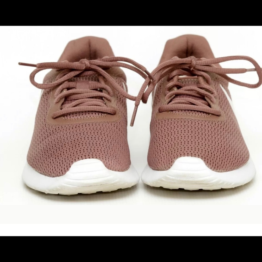 Nike Tanjun Women’s shoe